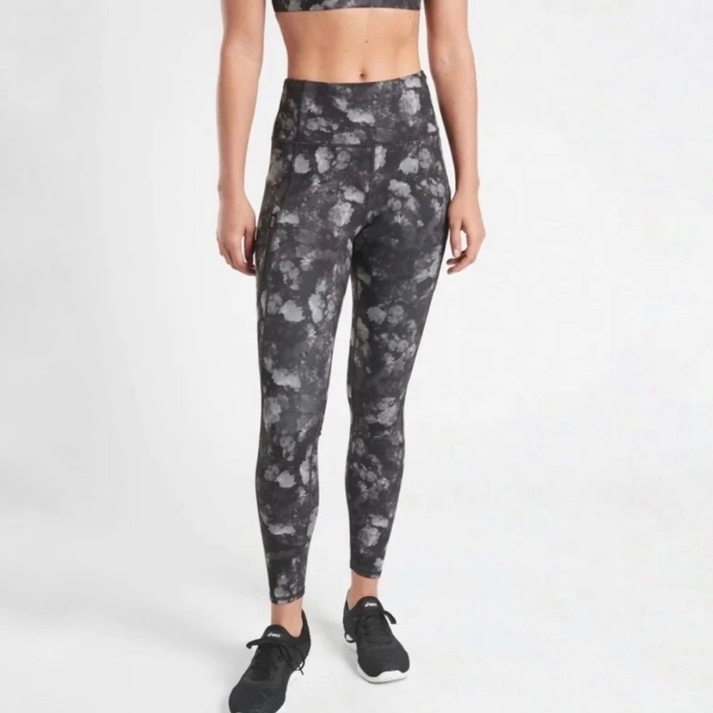 Athleta Rainier Printed‎ Tight, Frozen Floral Grey